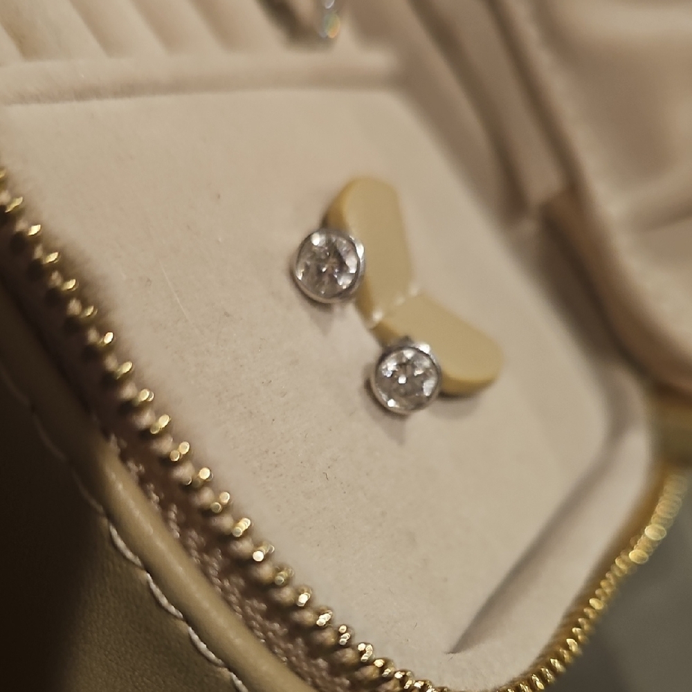 Elegant Diamond White Gold  Stud Earrings